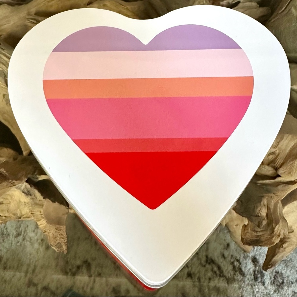 ‼️RARE‼️🎸SPRITZ🎸🔥NWT🔥Heart Tin Box